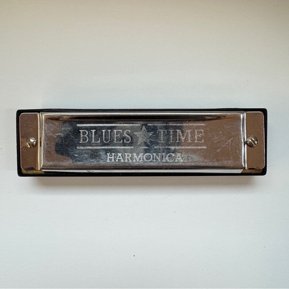 Blues Time Harmonica in Chrome Finish - Picture 3 of 4